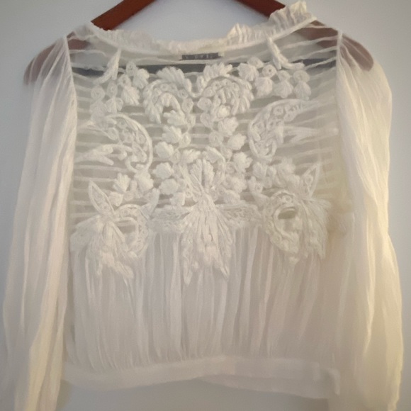ALICE + OLIVIA 
Lavone Embroidered Button Down Blouse, XS $395 - Picture 2 of 5